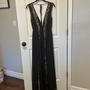 BCBGENERATION BLACK FLORAL MAXI DRESS